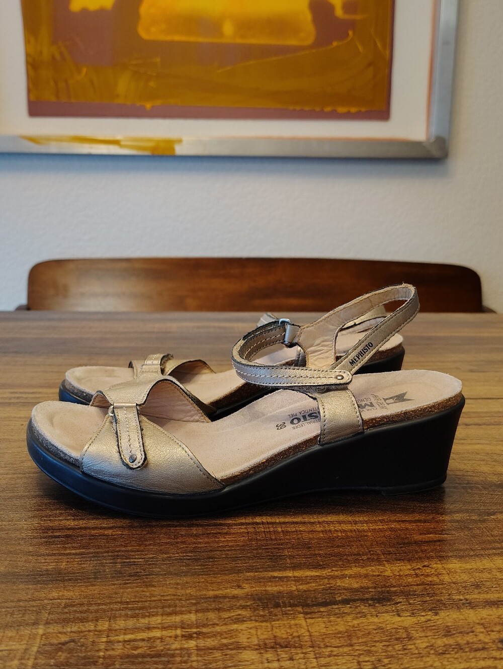 Mephisto gold leather Air Relax wedge sandals with an ankle strap closure 39 9